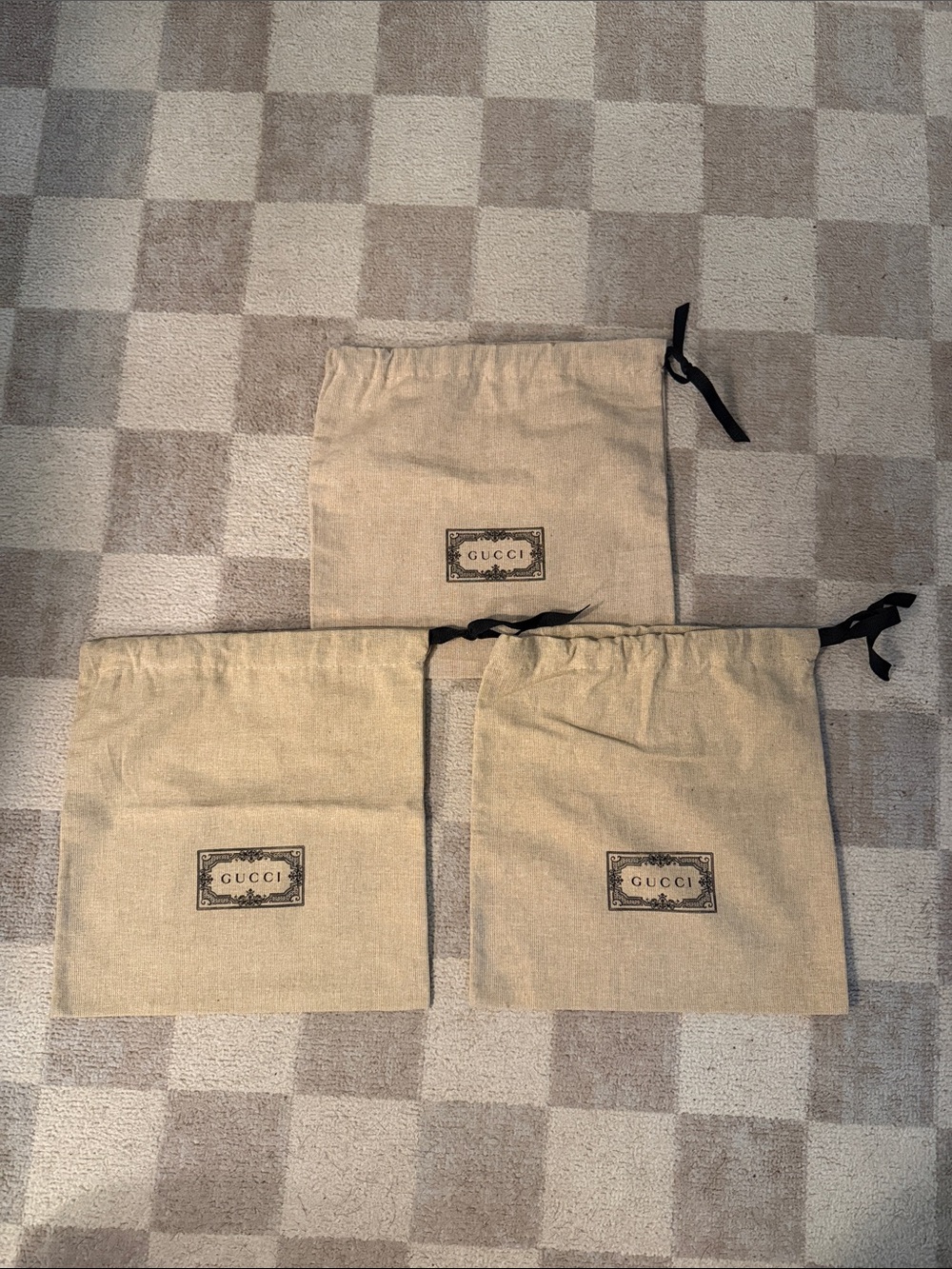 Gucci dust bag bundle (3)